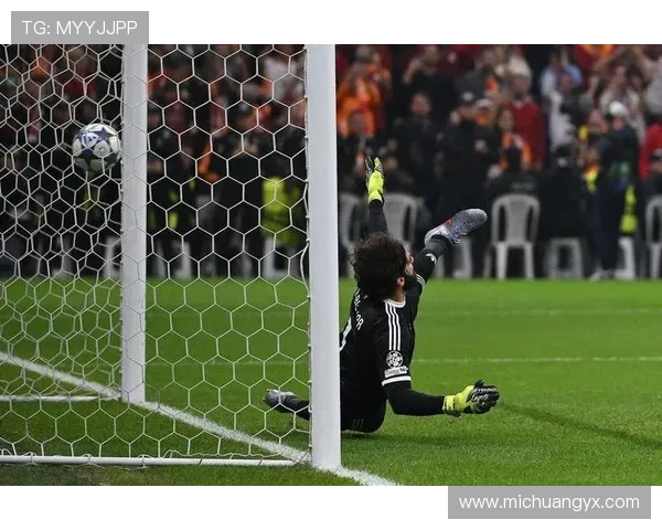 利物浦欧冠魔鬼主场遭连败 阿利森埃基蒂克伤退0比1不敌对手