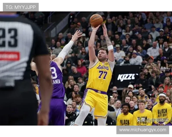 东契奇赞文班球技期待未来进步潜力无限